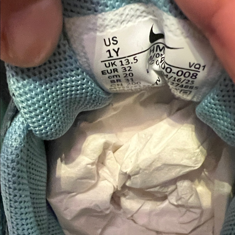 Little Girl’s Nike Cosmic Runner Athletic Shoes - Picture 4 of 6